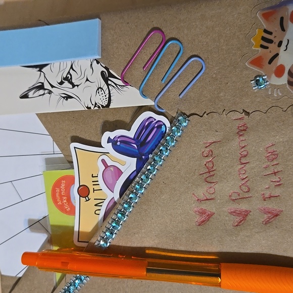 Blind date with a thrifted book leg35 - Picture 4 of 4